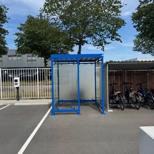 Rookoverkapping Myla Standaard 97 Moderne rookvoorziening Myla standaard 2x2 meter met melkglas geplaatst op in Tilburg.